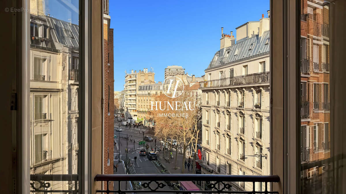 Appartement à PARIS-11E