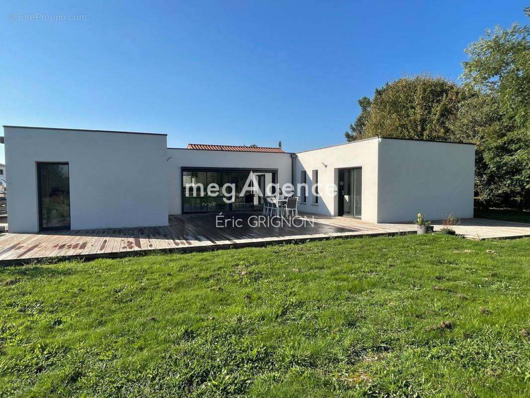 Maison à TALMONT-SAINT-HILAIRE