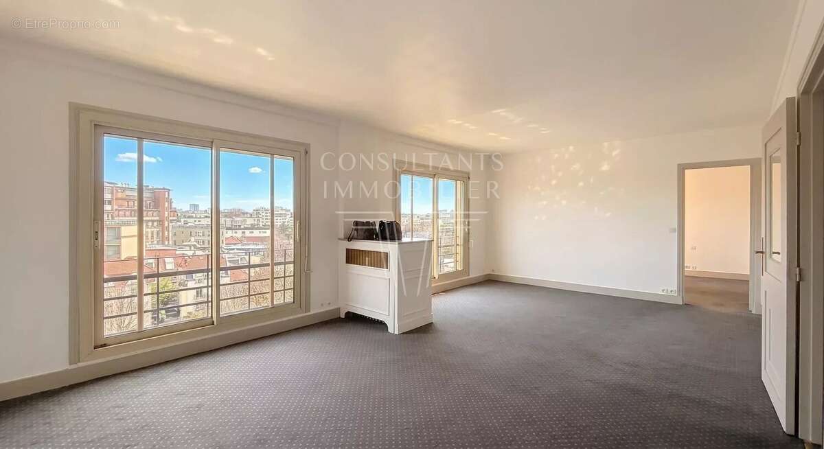 Appartement à NEUILLY-SUR-SEINE