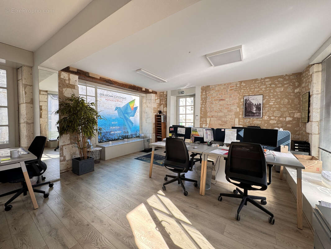 Appartement à BARBEZIEUX-SAINT-HILAIRE