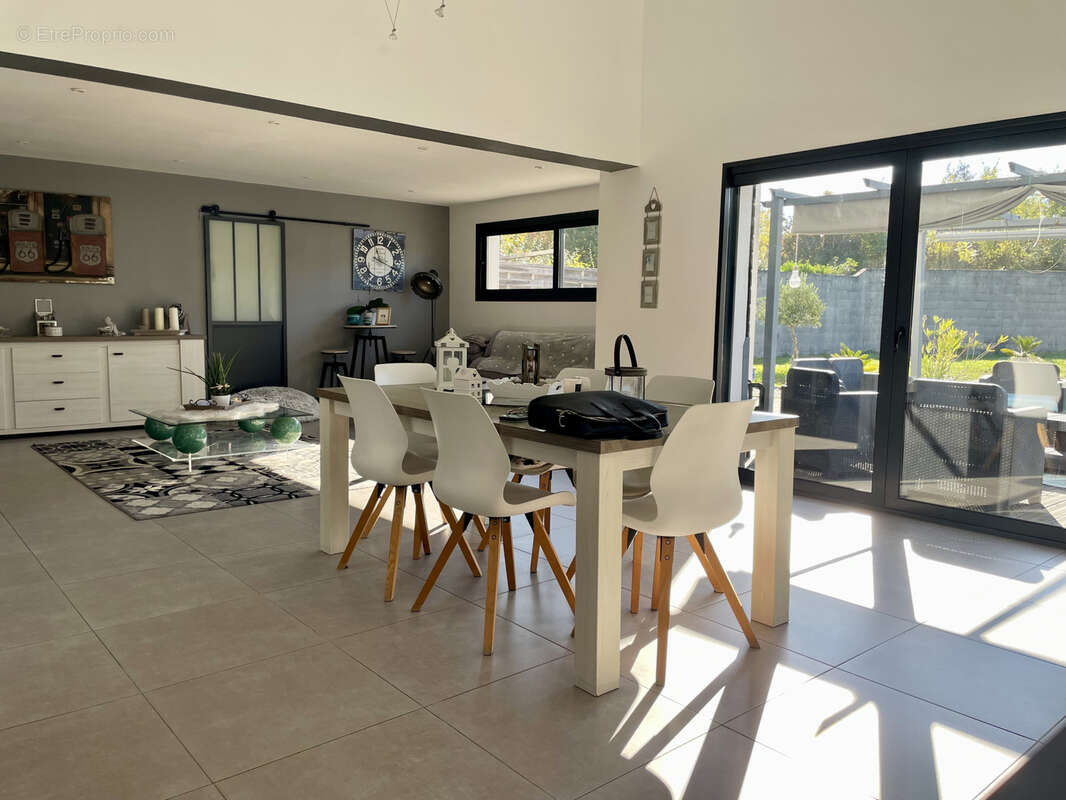 Maison à SAINTE-SOULLE