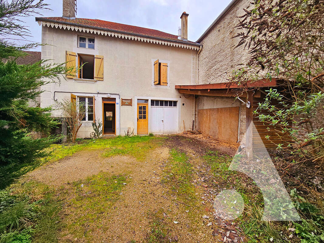 Maison à CUNFIN