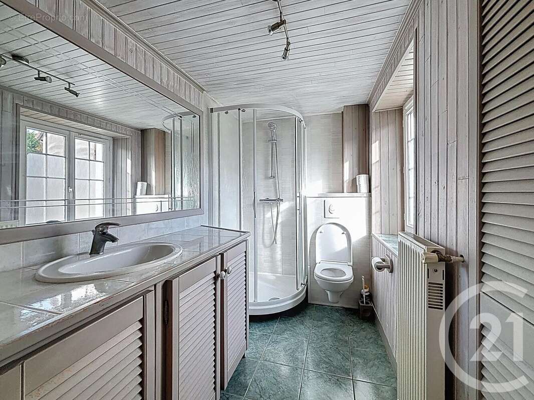 Maison à MONTACHER-VILLEGARDIN