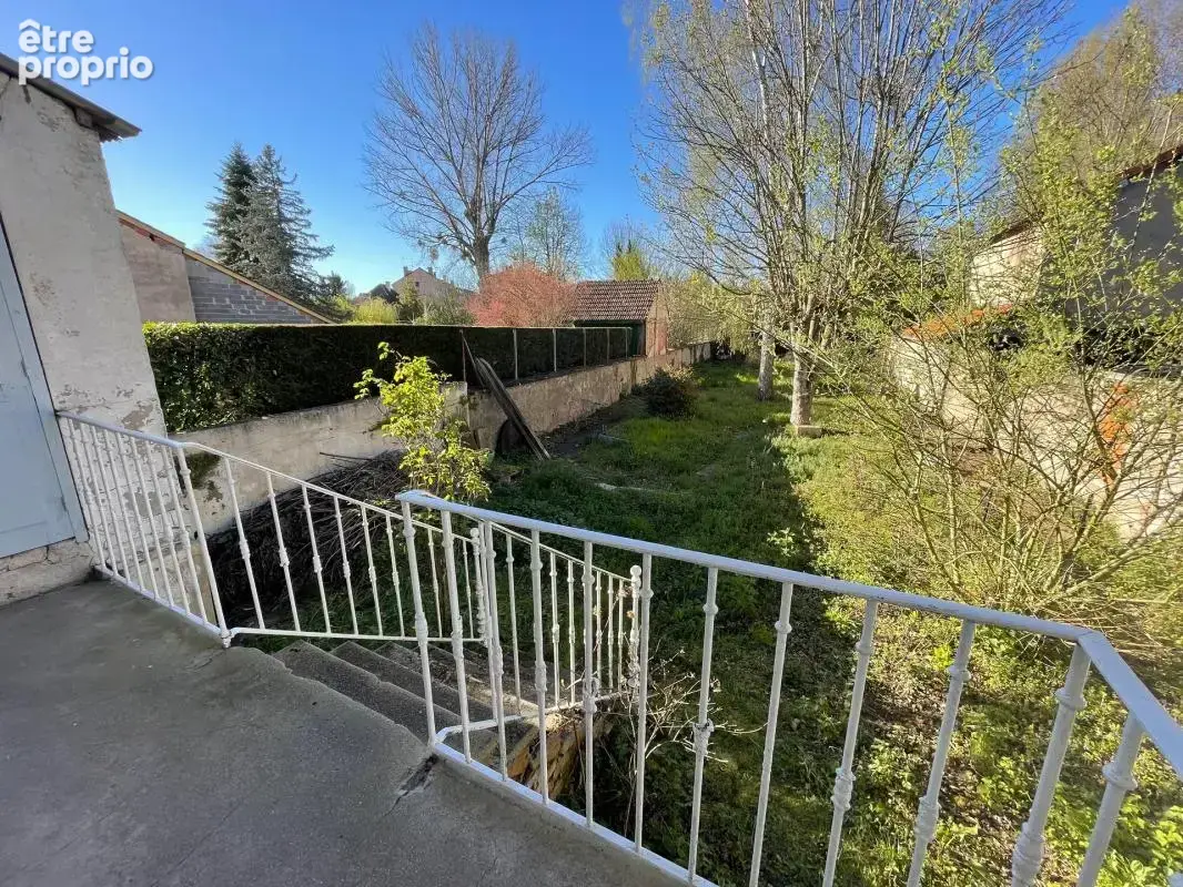 Charlieu, Maison 126m2 avec terrain et dépendance à rénover - photo 3