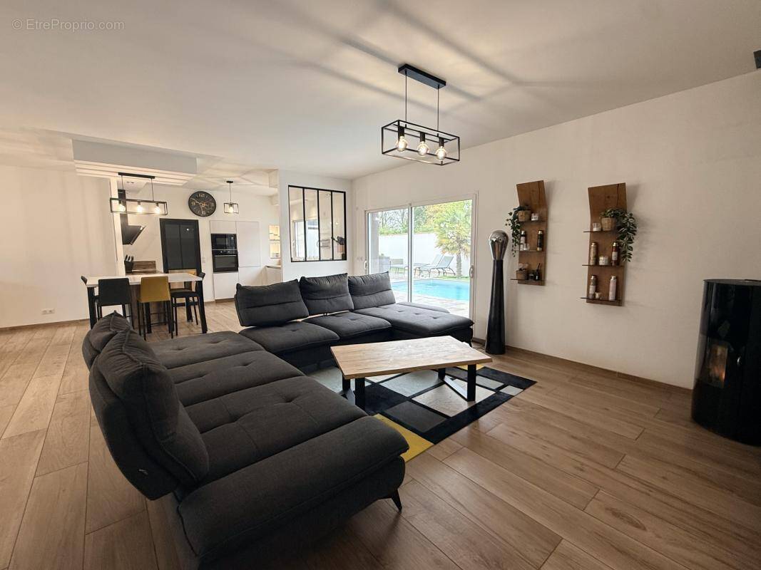 Maison à MORTHOMIERS