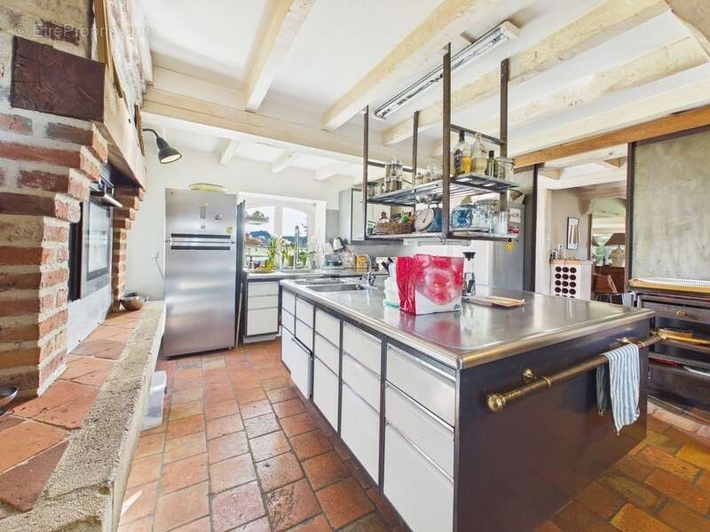 Grande maison de caractère et ses trois maisons d'amis - photo 6