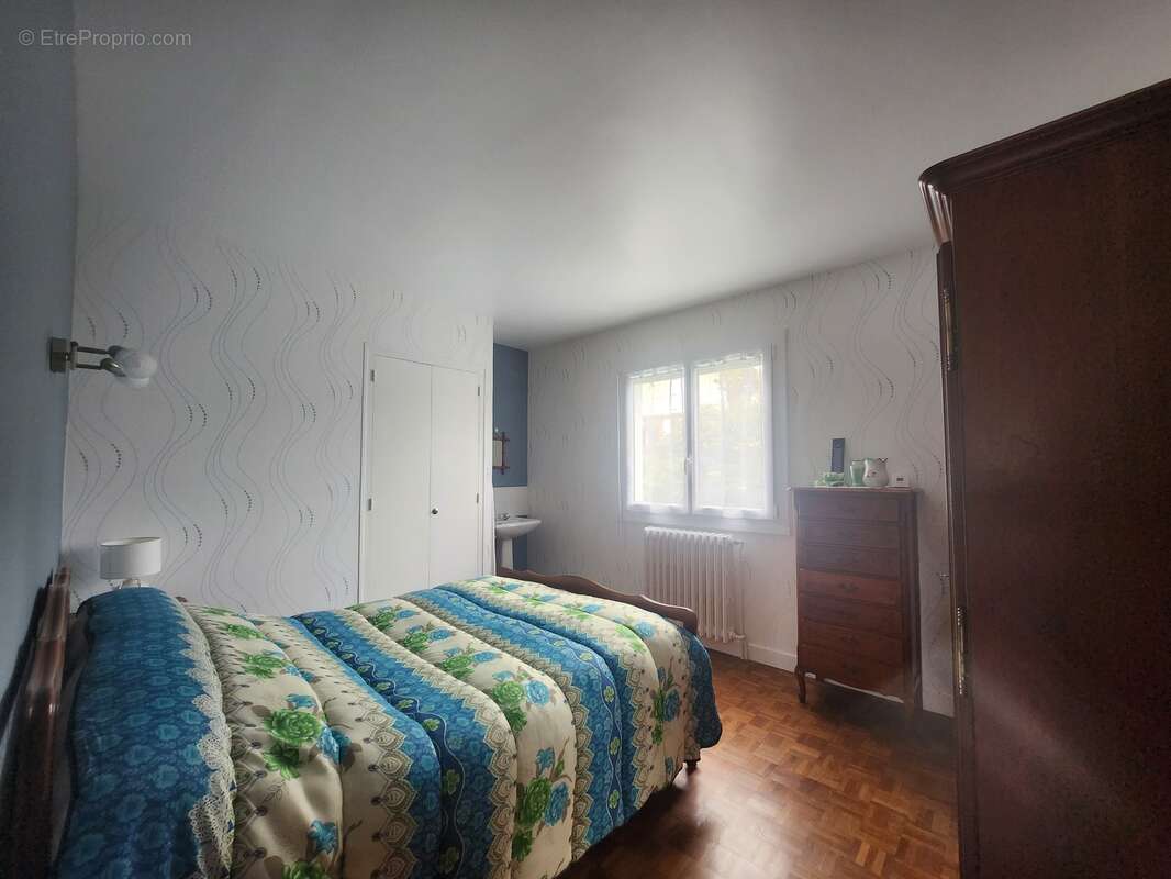 Maison à SAINT-YRIEIX-LA-PERCHE