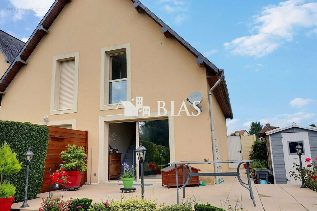 Maison à PONT-L&#039;EVEQUE