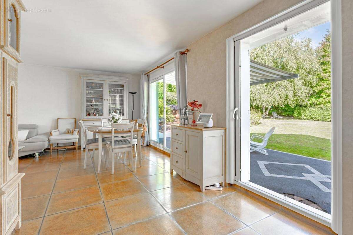 Maison à BOISSISE-LE-ROI