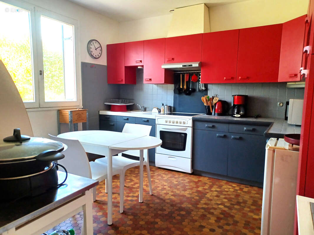 Maison à COURS-LES-BARRES