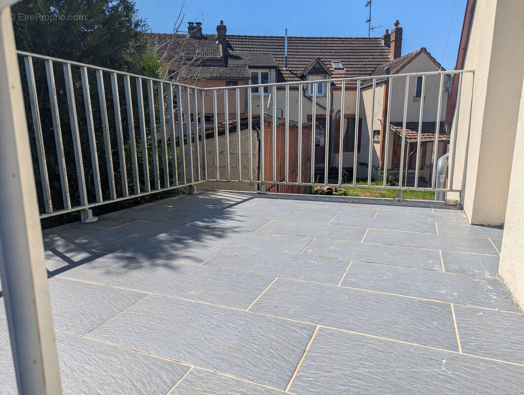 Appartement à CHALETTE-SUR-LOING