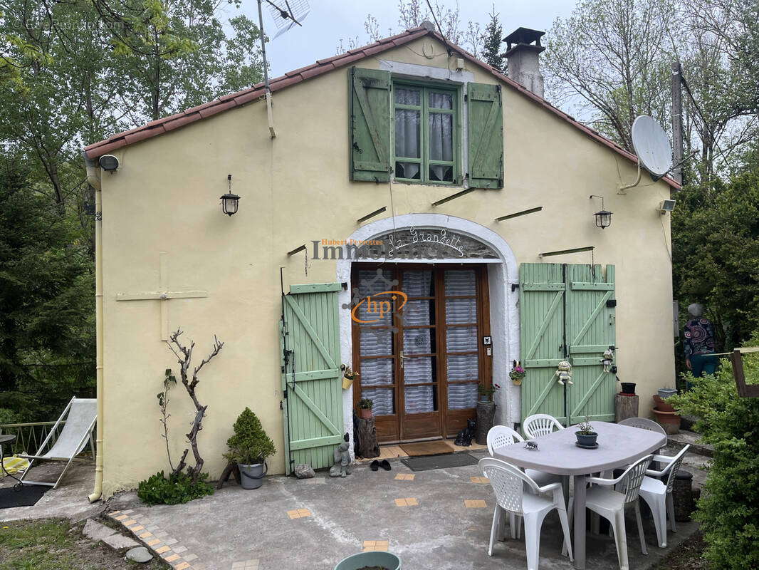 Maison à CAMARES