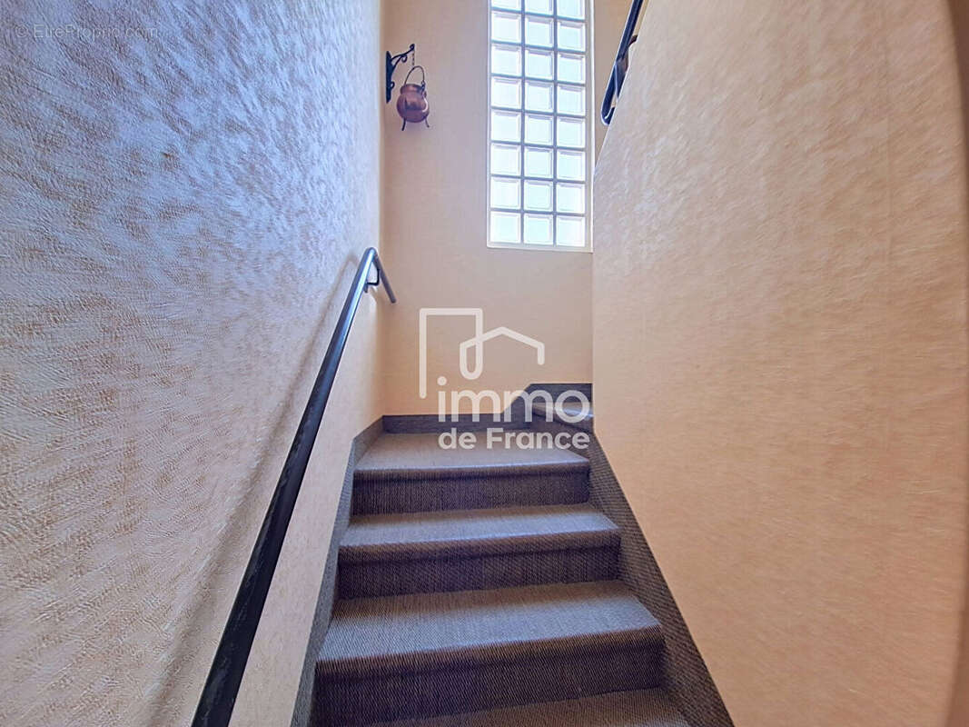 Maison Bourg En Bresse 5 pièce(s) 100 m2 - photo 4