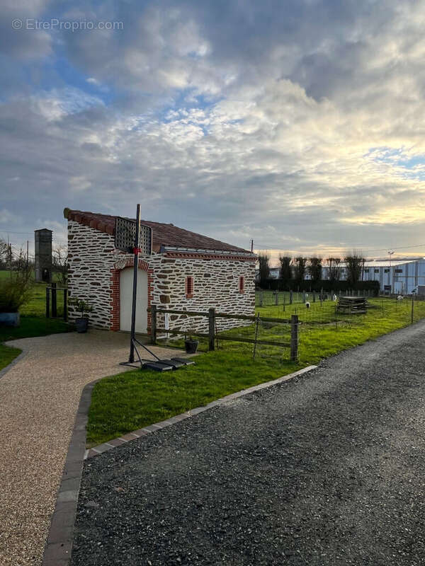 Maison à LE PIN-EN-MAUGES