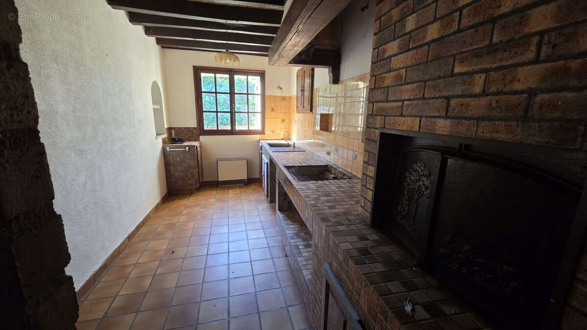 Très belle propriété de 218 m² sur plus de 20 000 m² de terrain avec étangs ! - photo 6