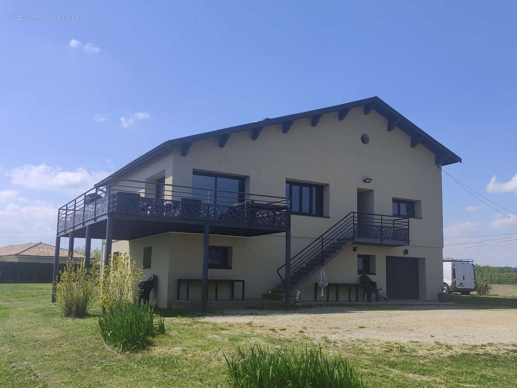 Maison à REVEL-TOURDAN