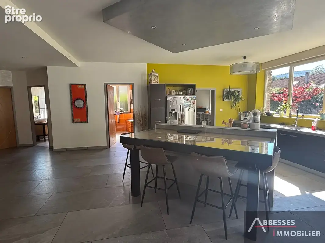 EN EXCLUSIVITÉ - GERARDMER dans un secteur calme : Maison type LOFT avec grande dépendance - photo 2