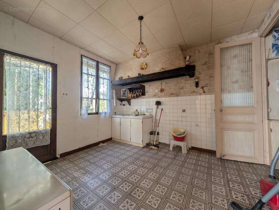 Maison à LES CLAYES-SOUS-BOIS