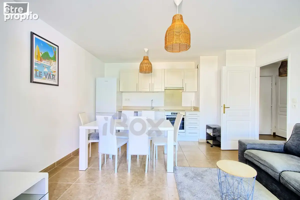LA VALETTE - LES CRAUS - T2 de 42m2 avec terrasse, cave et parking - photo 5
