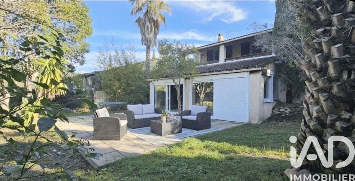 Photo 8 - Maison à ROQUEBRUNE-SUR-ARGENS