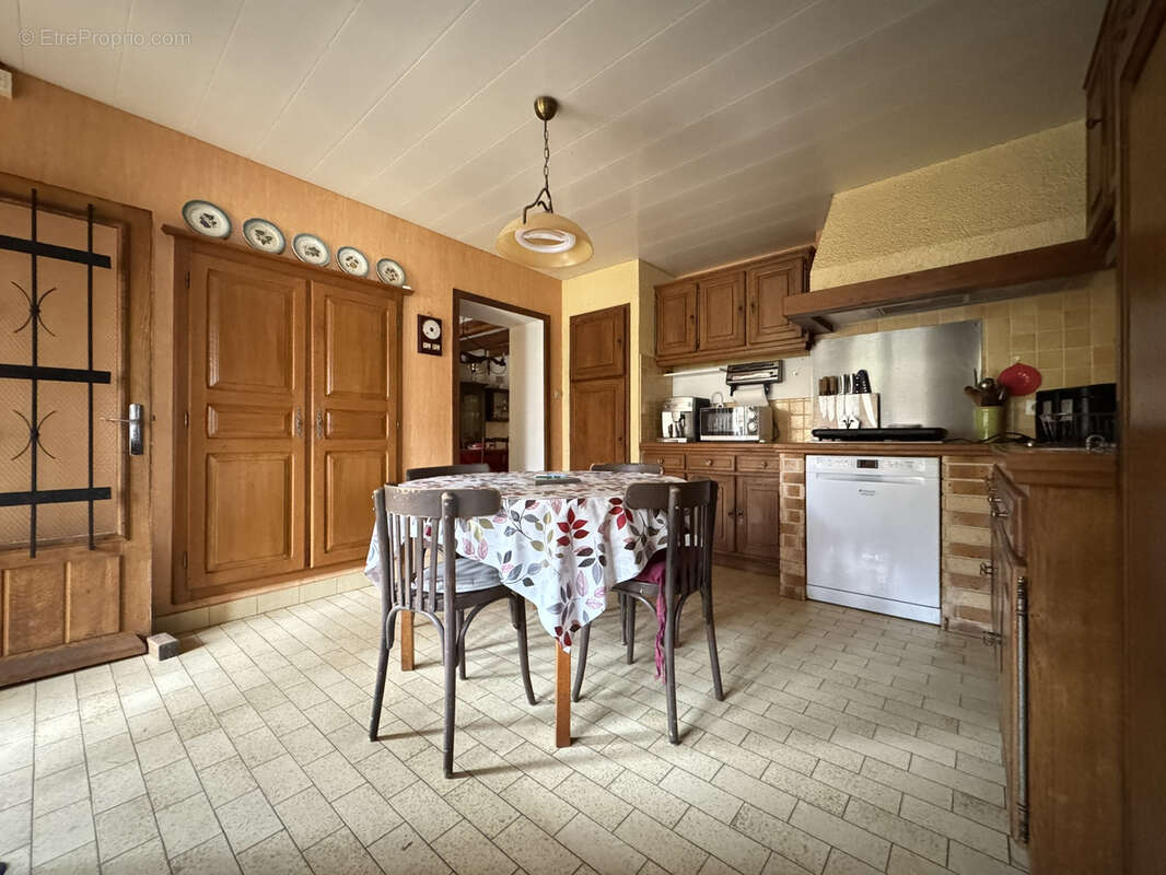 Maison à LA LANTERNE-ET-LES-ARMONTS