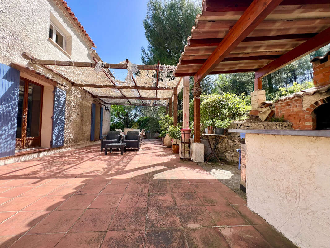 Maison à ROQUEVAIRE