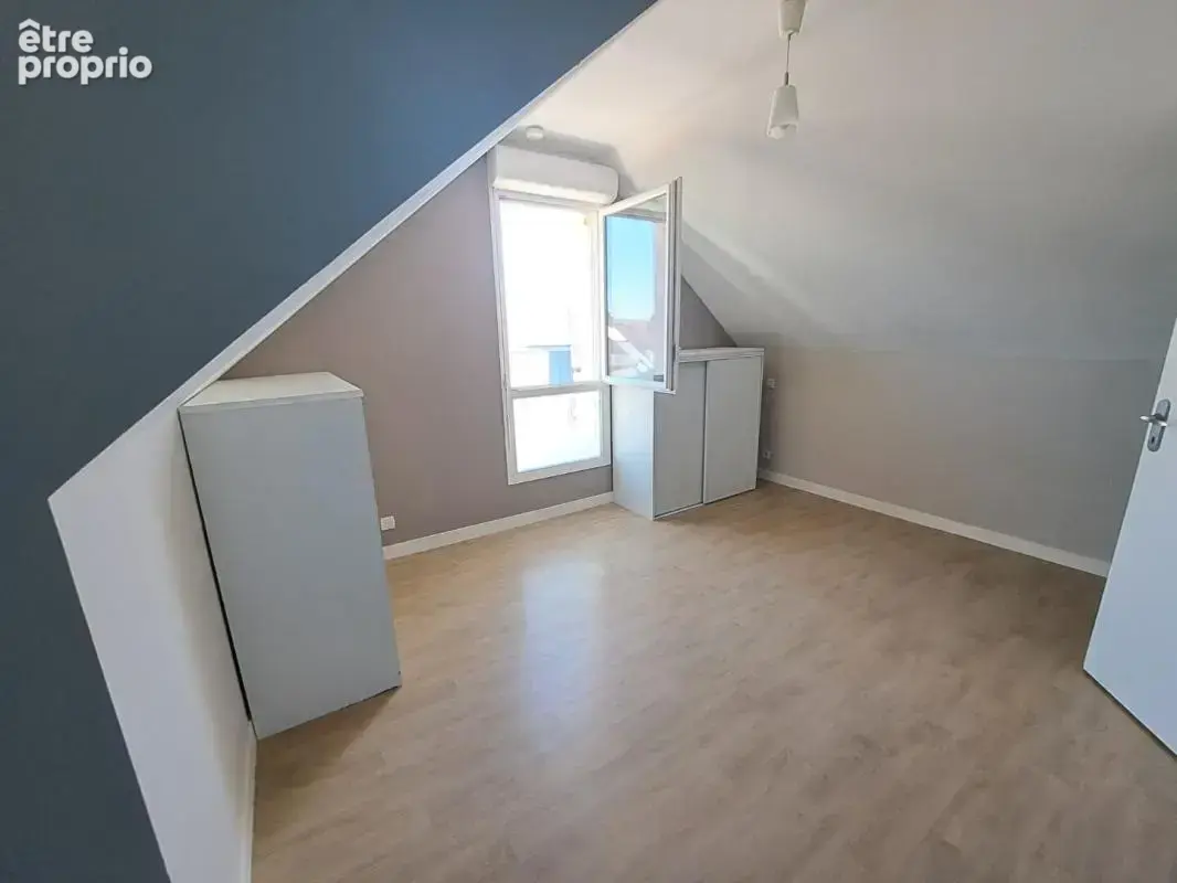 SURZUR Appartement T3 en DUPLEX de 67,70 m2, lumineux. À pied du bourg - photo 14