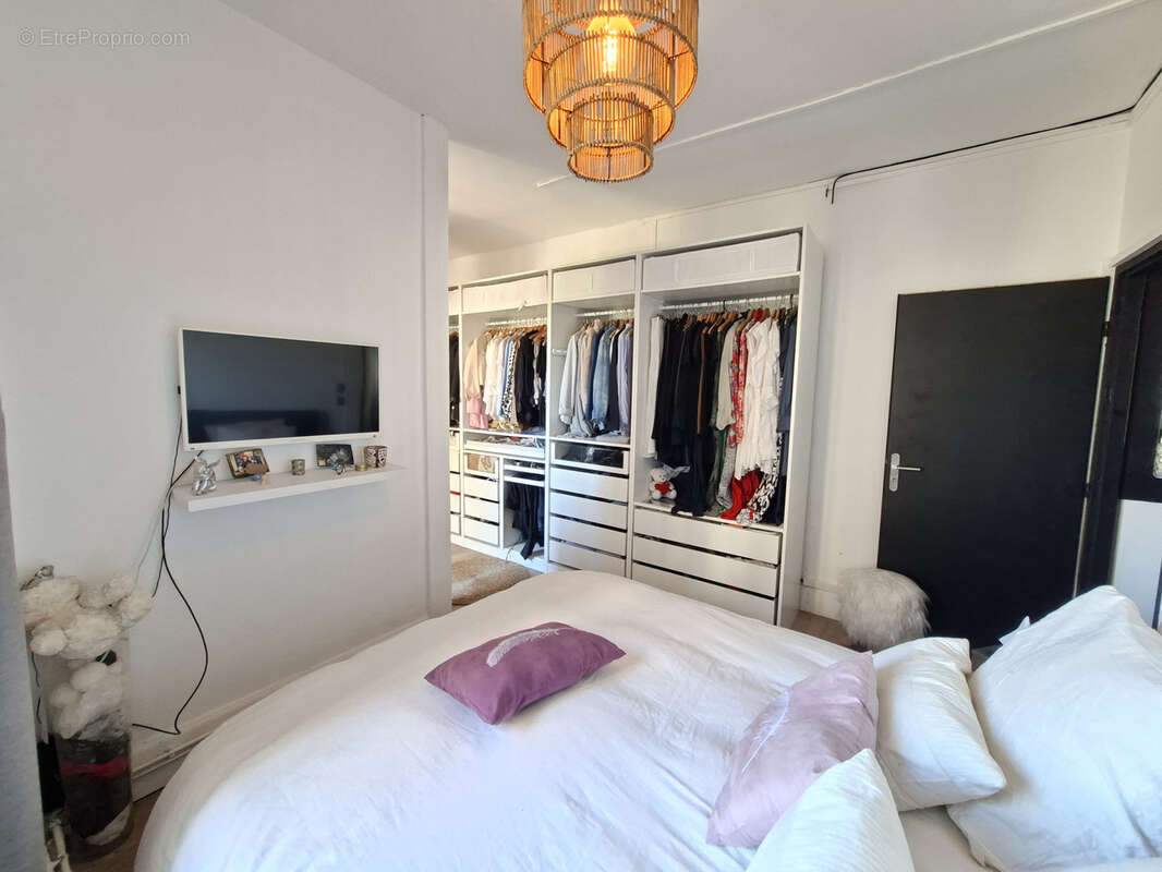 Nancy , appartement de charme 95 m2 , 2 chambres , 2 salles de bain, belle pièce de vie - photo 6