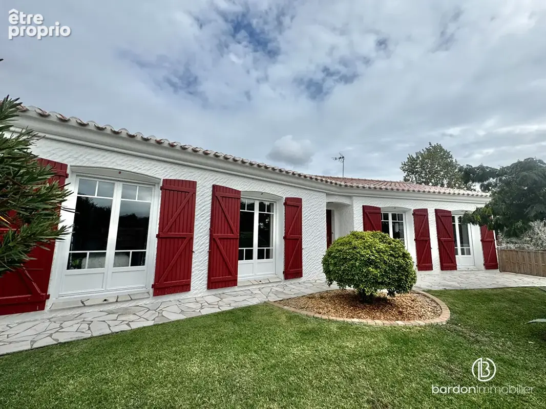 Photo Maison à Le Perrier au prix de 569 525€