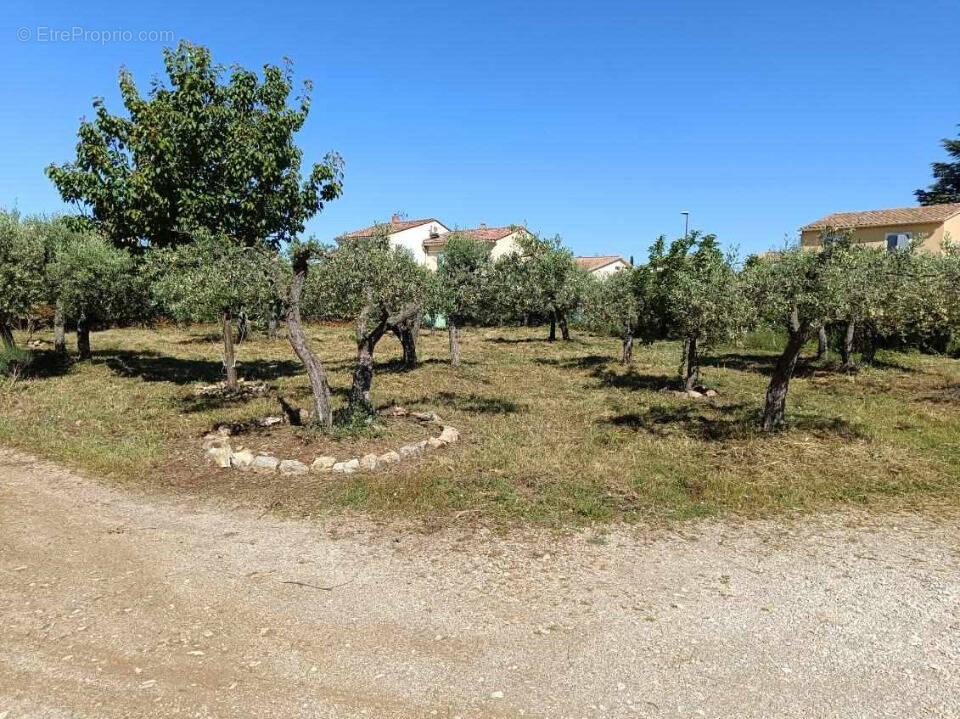 Terrain à AUBIGNAN