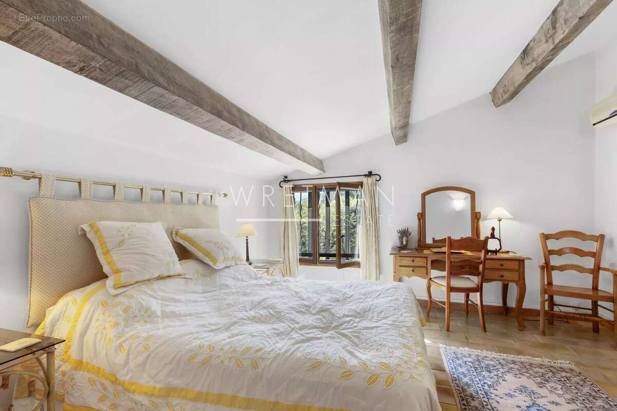 Maison à TOURRETTES-SUR-LOUP