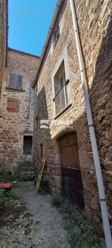 Maison de village R+1 et son petit patio - photo 14