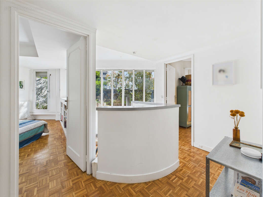 Superbe Duplex au pied du métro - photo 9