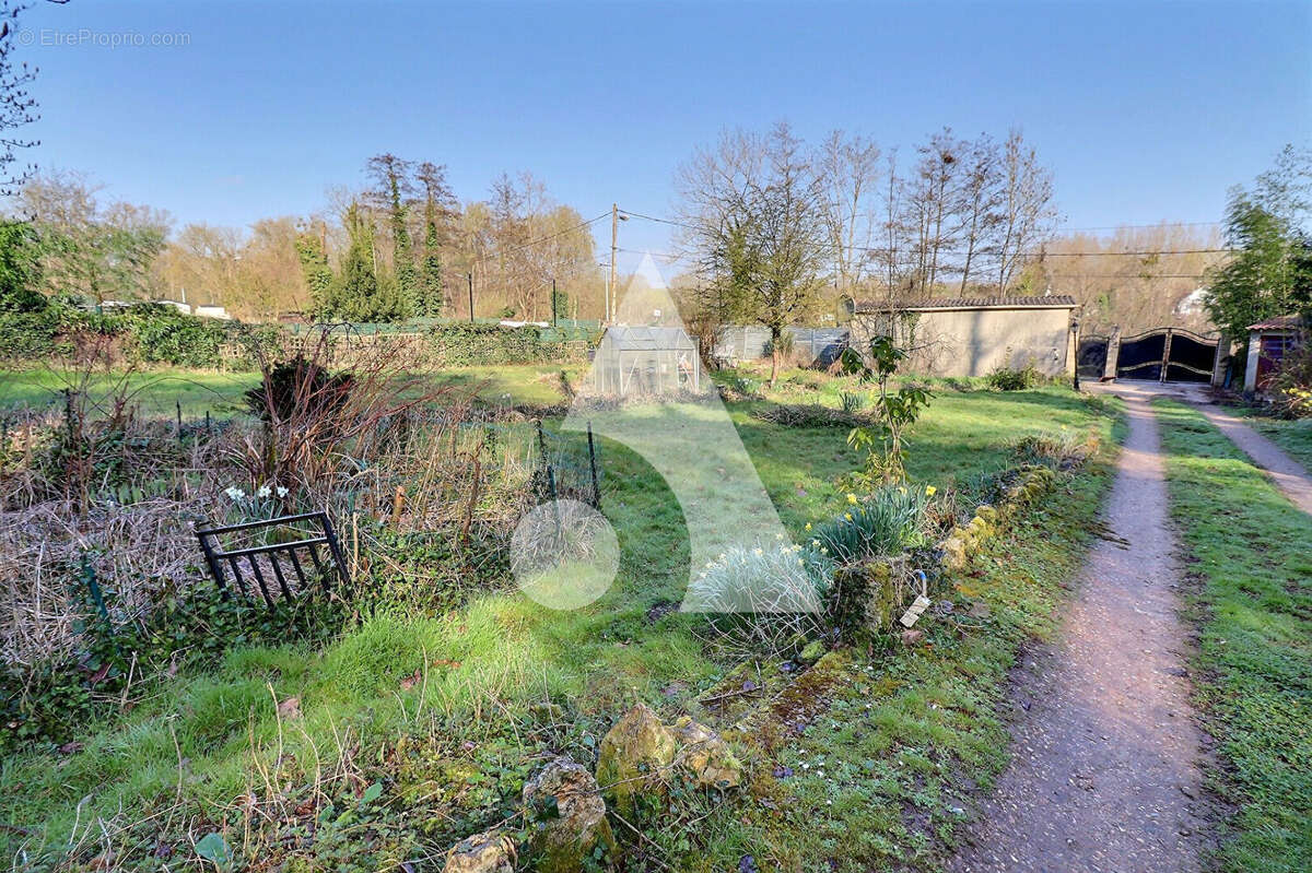 Maison à MERY-SUR-OISE