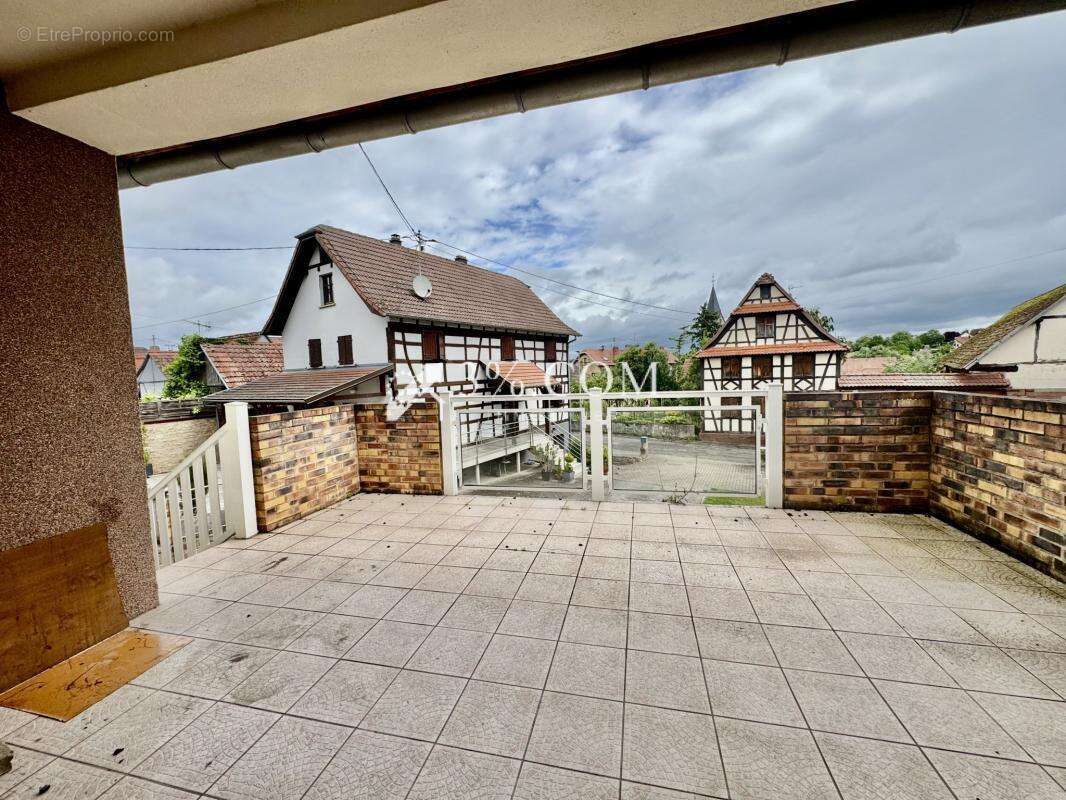 3%COM Jolie maison avec 5 chambres et une grange au centre d - photo 5