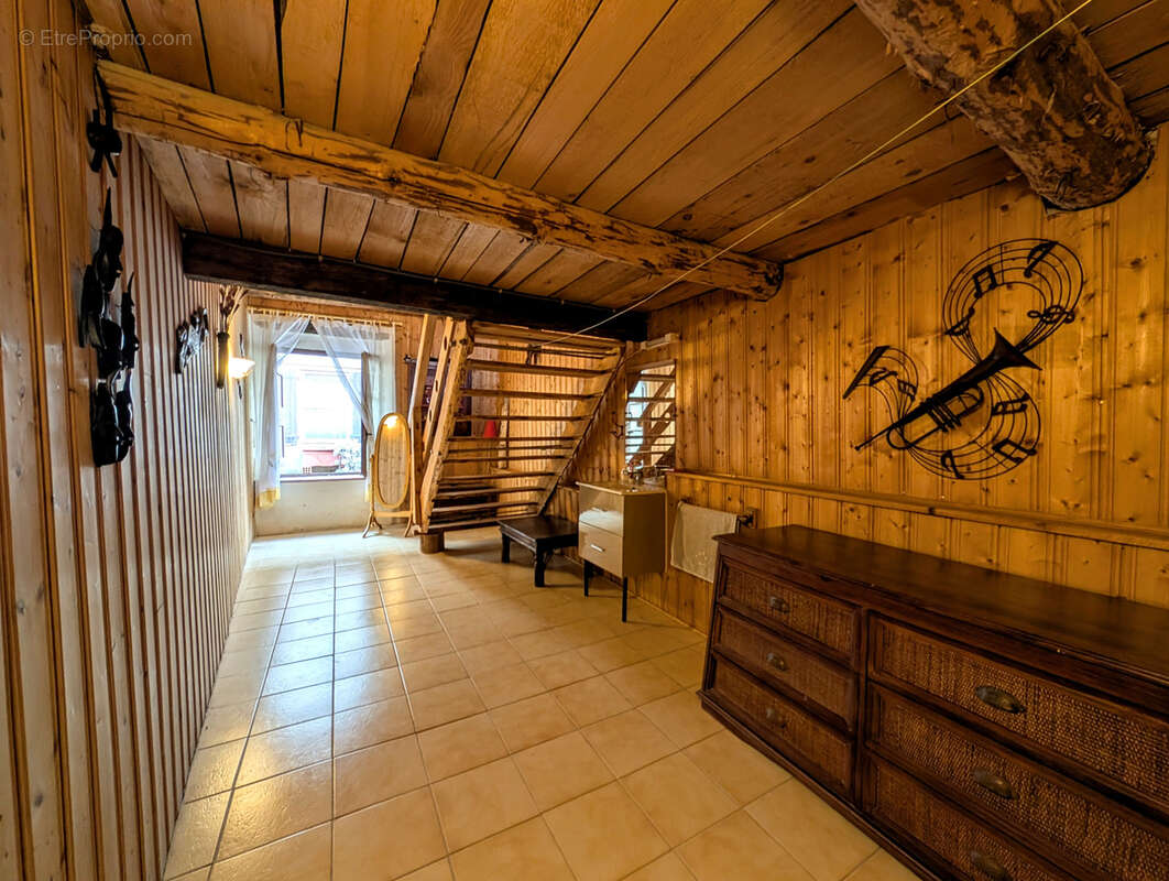 Maison à AZILLE