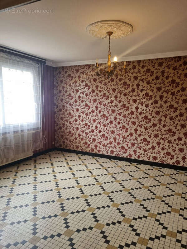 Maison à BEAULIEU-SUR-LAYON