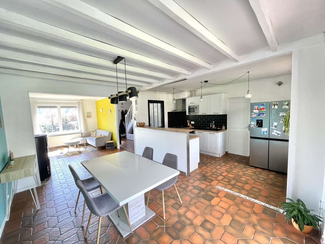 Maison à PROVIN