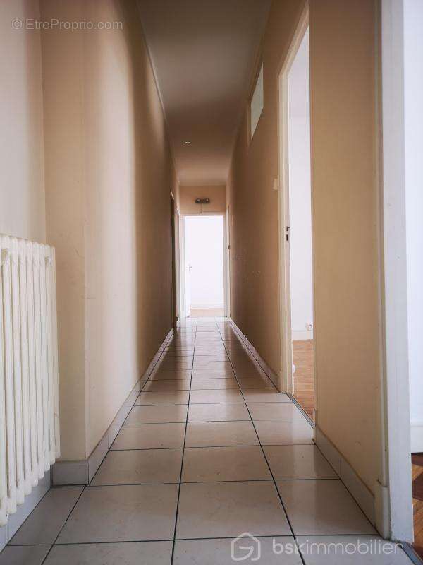Matabiau - t4 92 m² lumineux -  2 balcons - - photo 10