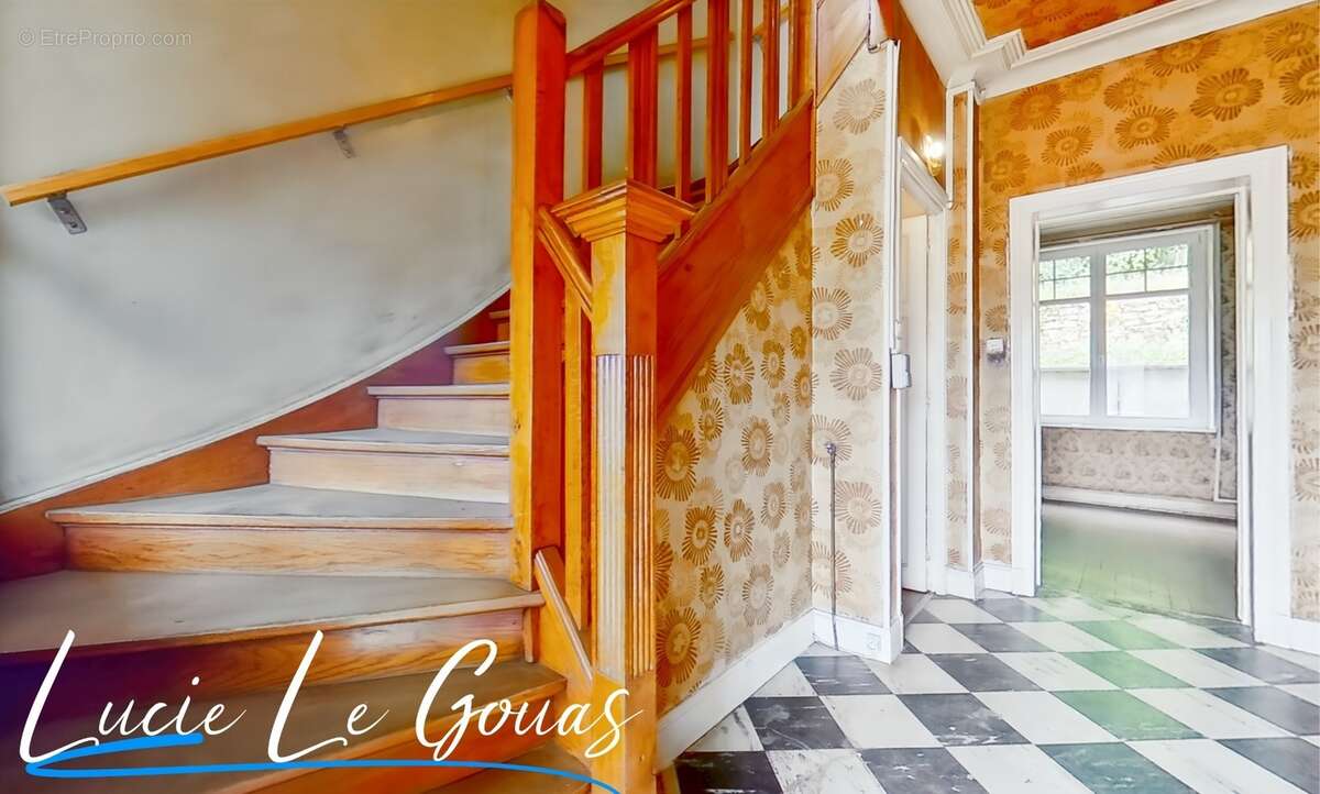 Maison de Maître de 177 m² à SAULNES - photo 2