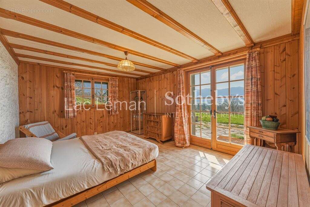 Chalet authentique avec vue panoramique – Propriété de 1,2 hectare - photo 8
