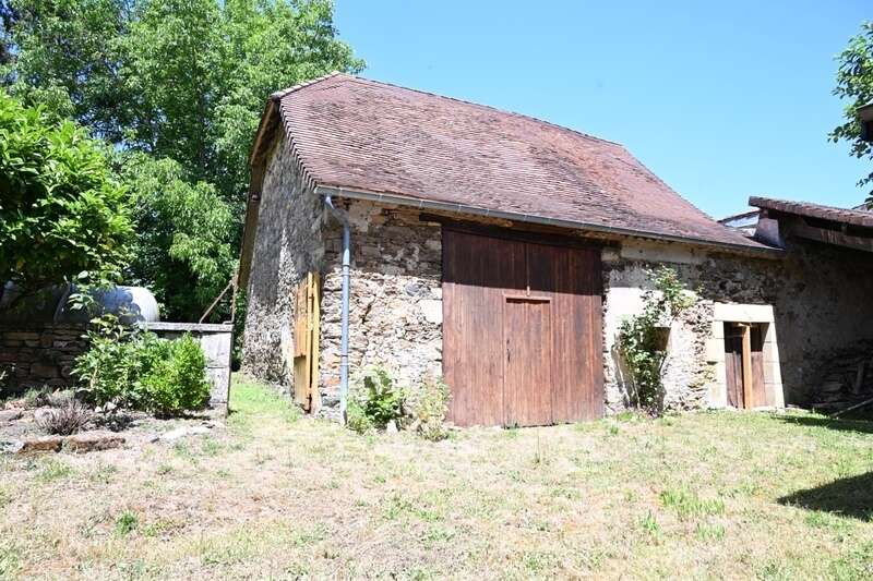Maison en pierre avec garage située dans le village de Sarrazac - photo 5