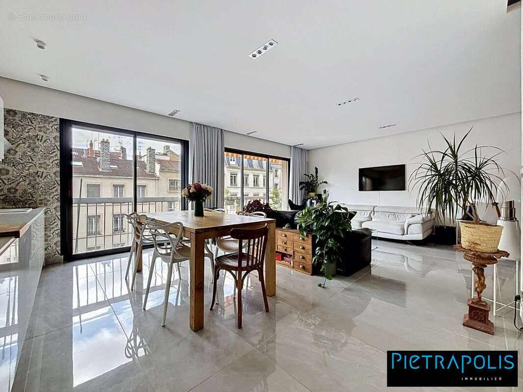 Appartement à LYON-6E