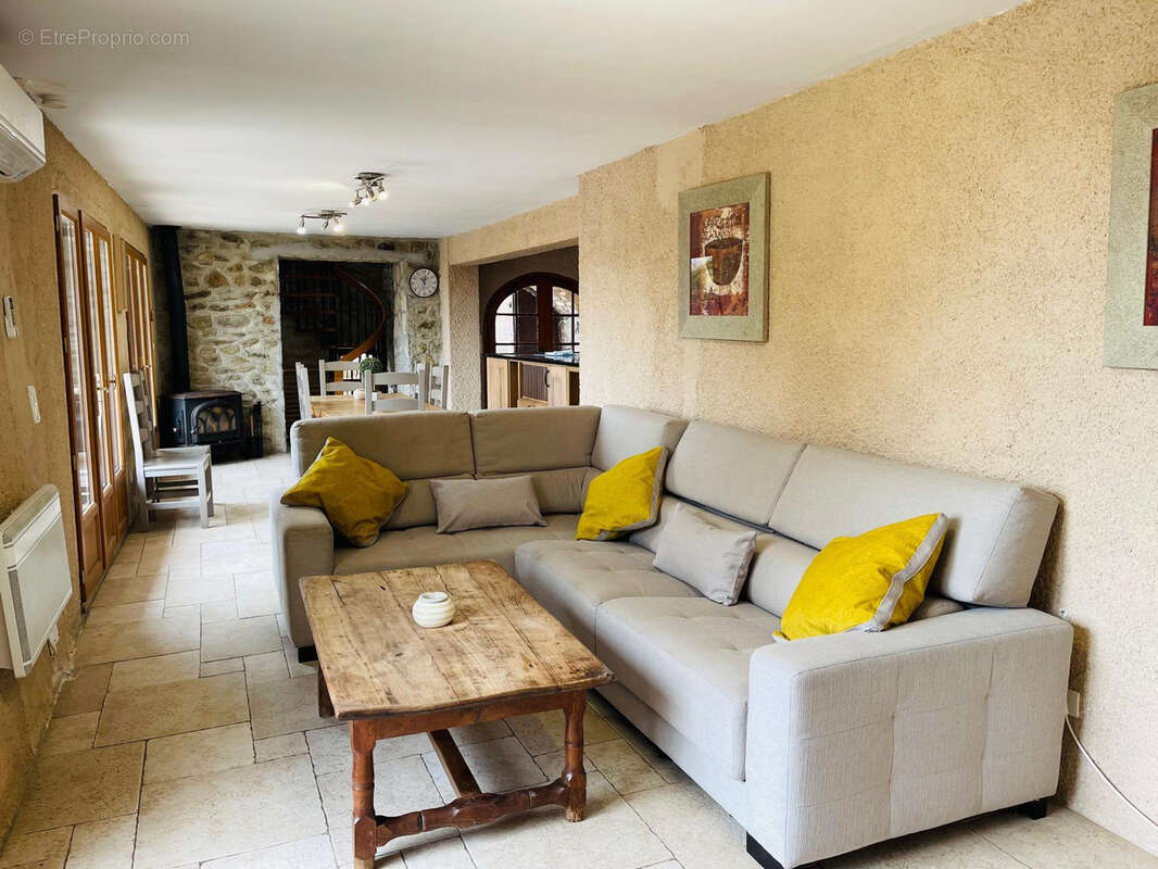 Propriété de caractère avec 4 gîtes immédiatement exploitable au cœur des Albères, proche de la Méditerranée e - photo 17
