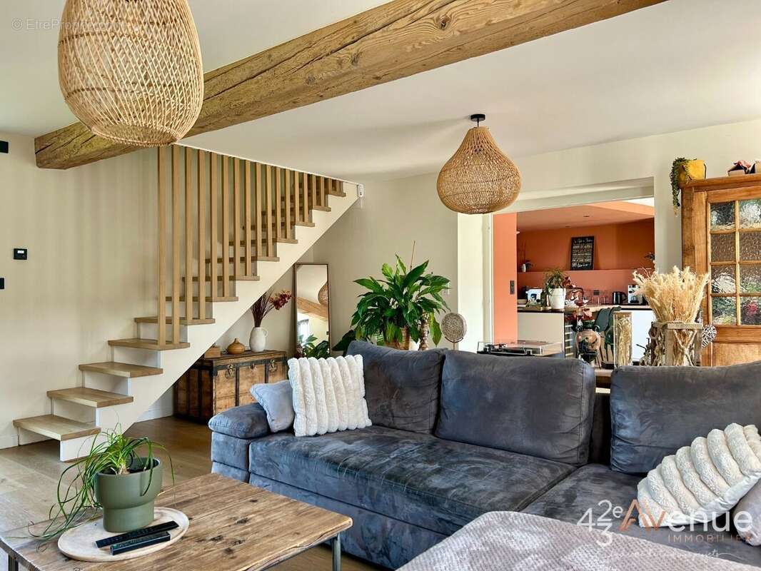 Maison à VEAUCHETTE