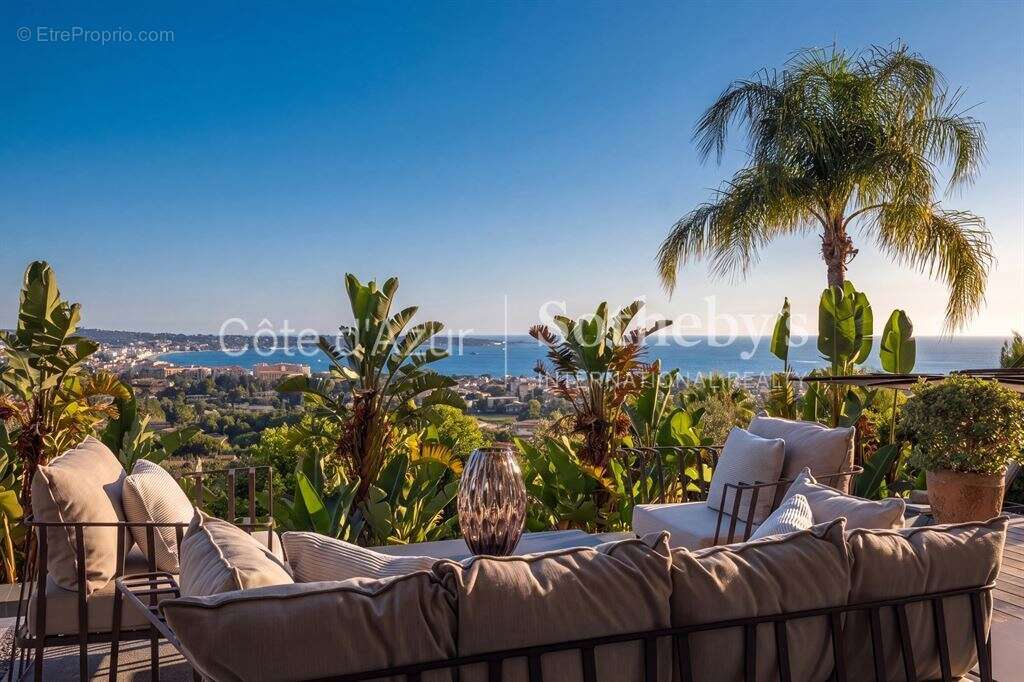 Maison à VALLAURIS