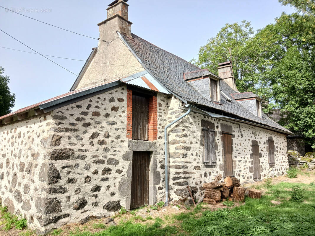 Maison à SAINT-BONNET-DE-SALERS