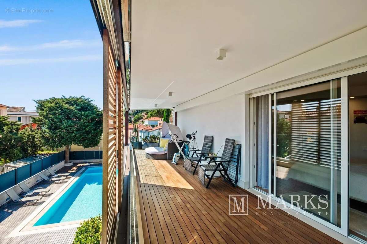 Appartement de luxe à 2 chambres avec grande terrasse et vue sur la mer - photo 3