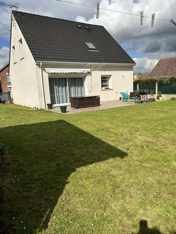 Maison à OSTRICOURT