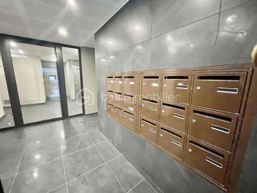 Appartement à SAINTE-GENEVIEVE-DES-BOIS